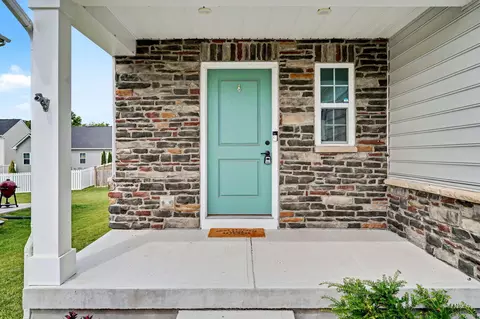 Exterior - 157 Cresting Rd, Fairborn, OH 45324 photo 5 of 12