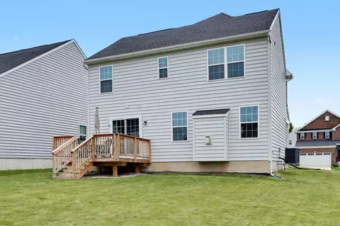 Exterior - 157 Cresting Rd, Fairborn, OH 45324 photo 9 of 12