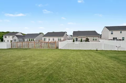 Exterior - 157 Cresting Rd, Fairborn, OH 45324 photo 12 of 12