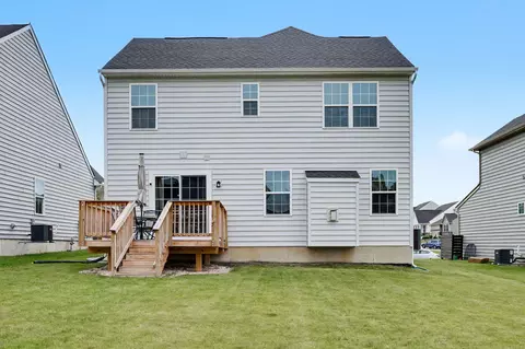 Exterior - 157 Cresting Rd, Fairborn, OH 45324 photo 10 of 12