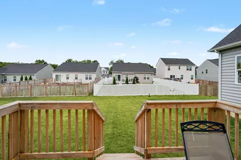Exterior - 157 Cresting Rd, Fairborn, OH 45324 photo 7 of 12