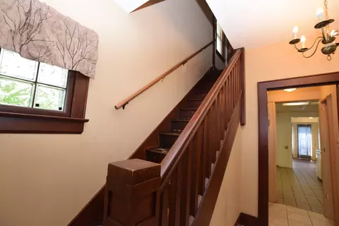 Entry Way - 705 E Cassilly St, Springfield, OH 45503 photo 4 of 7