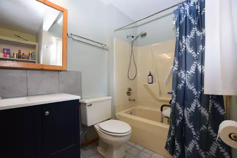 Bath - 705 E Cassilly St, Springfield, OH 45503 photo 6 of 7