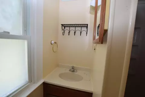 Bath - 705 E Cassilly St, Springfield, OH 45503 photo 2 of 7