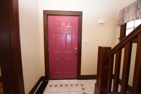 Entry Way - 705 E Cassilly St, Springfield, OH 45503 photo 1 of 7