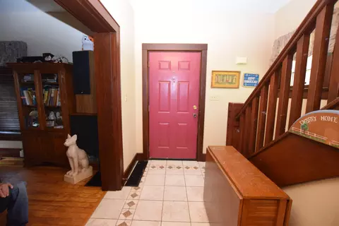 Entry Way - 705 E Cassilly St, Springfield, OH 45503 photo 1 of 4