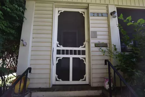 Exterior - 705 E Cassilly St, Springfield, OH 45503 photo 2 of 8
