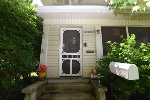 Exterior - 705 E Cassilly St, Springfield, OH 45503 photo 6 of 8