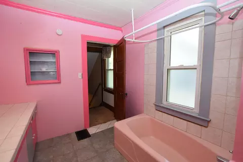 Bath - 705 E Cassilly St, Springfield, OH 45503 photo 5 of 7