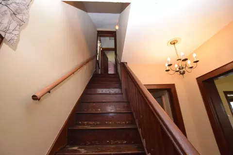 Entry Way - 705 E Cassilly St, Springfield, OH 45503 photo 5 of 7