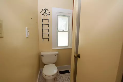 Bath - 705 E Cassilly St, Springfield, OH 45503 photo 1 of 7
