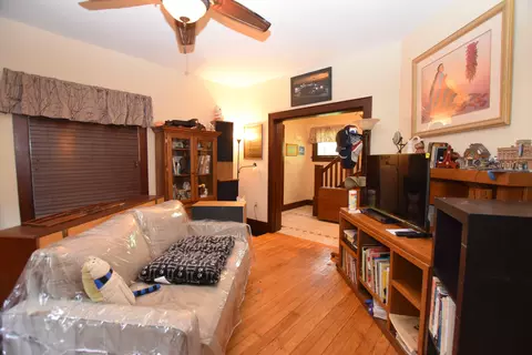 Living - 705 E Cassilly St, Springfield, OH 45503 photo 2 of 2