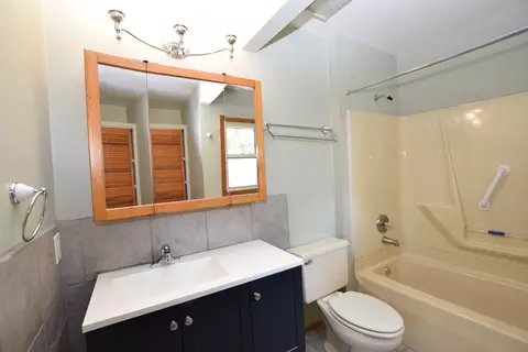 Bath - 705 E Cassilly St, Springfield, OH 45503 photo 6 of 7