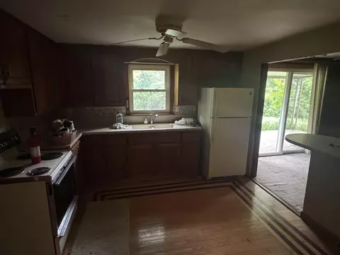Kitchen - 254 Oakridge Dr, Springfield, OH 45504 photo 1 of 1