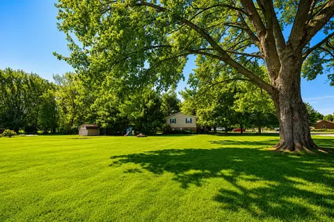 Exterior - 4401 Mumper Rd, Springfield, OH 45502 photo 6 of 9