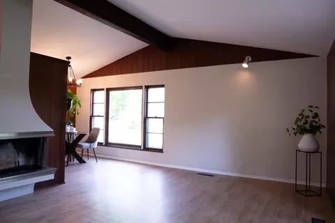 Living - 29 Gordon Rd, Springfield, OH 45504 photo 1 of 4