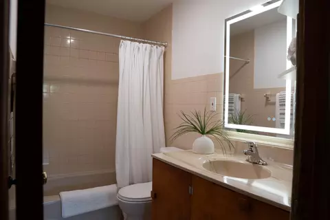 Bath - 29 Gordon Rd, Springfield, OH 45504 photo 1 of 1