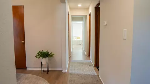 Entry Way - 29 Gordon Rd, Springfield, OH 45504 photo 2 of 2
