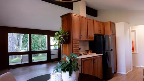 Kitchen - 29 Gordon Rd, Springfield, OH 45504 photo 2 of 2