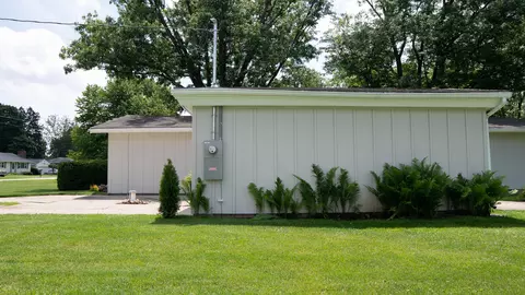 Exterior - 29 Gordon Rd, Springfield, OH 45504 photo 4 of 10
