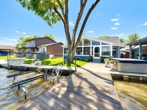 9292 Buckeye Dr, Huntsville, OH 43324
