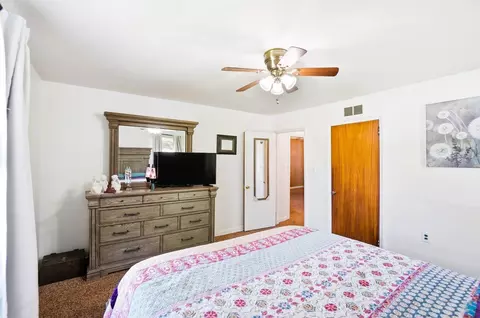 Bedroom - 431 Meadow Ln, Springfield, OH 45505 photo 5 of 5