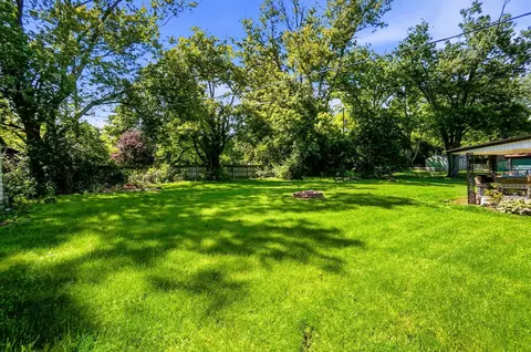 Exterior - 431 Meadow Ln, Springfield, OH 45505 photo 8 of 8
