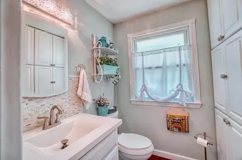 Bath - 302 Doering St, Sidney, OH 45365 photo 5 of 7