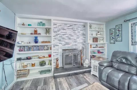 Living - 302 Doering St, Sidney, OH 45365 photo 2 of 2