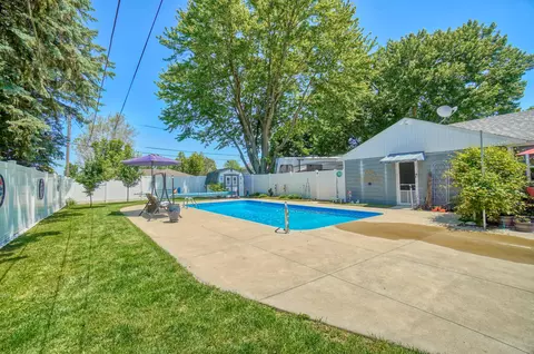Exterior - 302 Doering St, Sidney, OH 45365 photo 10 of 13