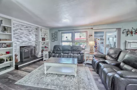 Living - 302 Doering St, Sidney, OH 45365 photo 1 of 2