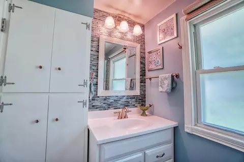 Bath - 302 Doering St, Sidney, OH 45365 photo 4 of 7