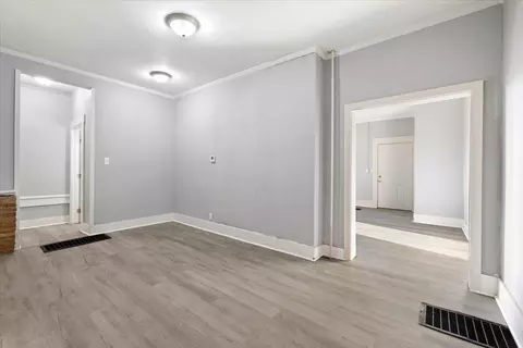Living - 7 W Mulberry St, Springfield, OH 45506 photo 5 of 5