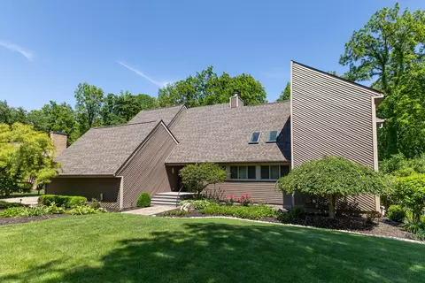 7655 Winding Way, Tipp City, OH 45371
