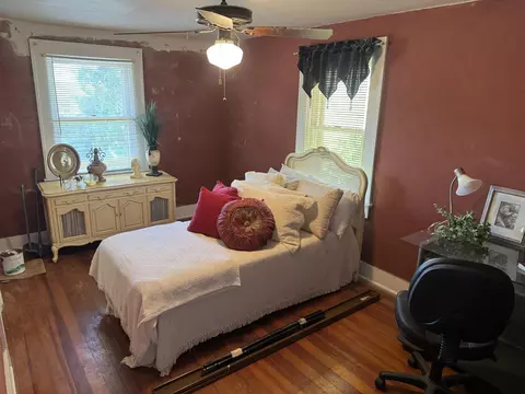 Bedroom - 375 Ridge Rd, Springfield, OH 45503 photo 2 of 3