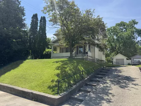 Exterior - 375 Ridge Rd, Springfield, OH 45503 photo 4 of 8