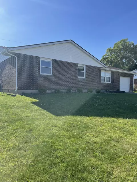 Exterior - 5427 Richmoor Rd, Springfield, OH 45503 photo 4 of 13