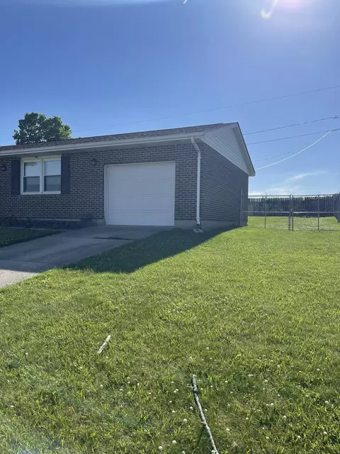 Exterior - 5427 Richmoor Rd, Springfield, OH 45503 photo 5 of 13