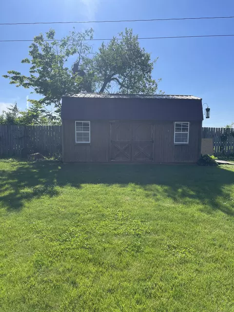 Exterior - 5427 Richmoor Rd, Springfield, OH 45503 photo 11 of 13