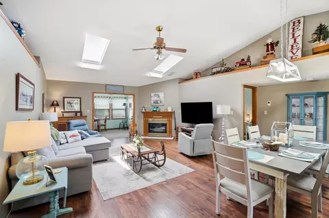 Living - 1912 Wedgewood Cir, Springfield, OH 45503 photo 1 of 5