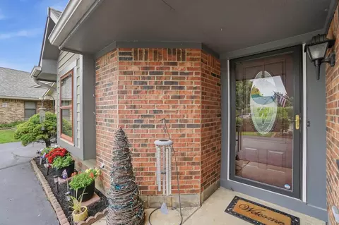Entry Way - 1912 Wedgewood Cir, Springfield, OH 45503 photo 1 of 5