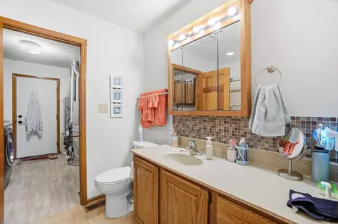 Bath - 1912 Wedgewood Cir, Springfield, OH 45503 photo 1 of 2