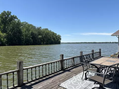 10201 Seminole Shore Dr, Huntsville, OH 43324