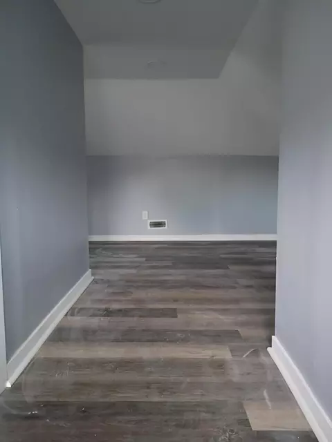 Entry Way - 306-308 E Northern Ave, Springfield, OH 45503 photo 2 of 2