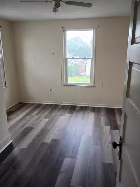 Bedroom - 306-308 E Northern Ave, Springfield, OH 45503 photo 4 of 4
