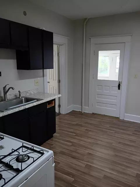Kitchen - 306-308 E Northern Ave, Springfield, OH 45503 photo 2 of 3