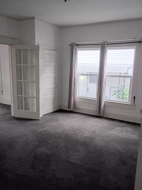 Living - 306-308 E Northern Ave, Springfield, OH 45503 photo 3 of 3