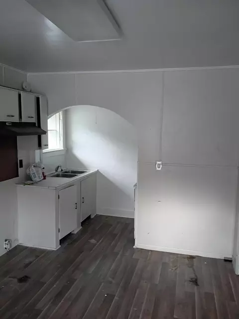 Kitchen - 306-308 E Northern Ave, Springfield, OH 45503 photo 3 of 3