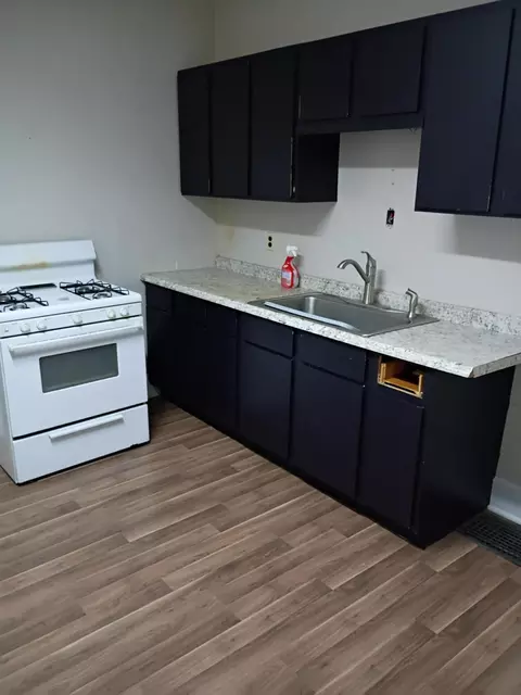 Kitchen - 306-308 E Northern Ave, Springfield, OH 45503 photo 1 of 3