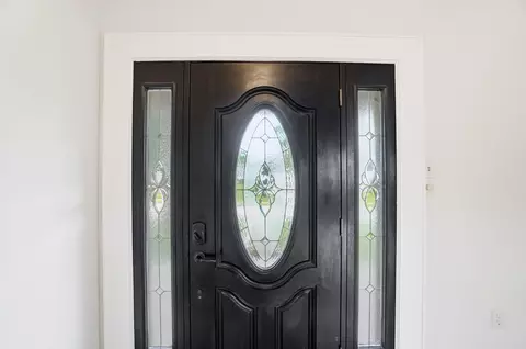 Entry Way - 1707 Longview Dr, Springfield, OH 45504 photo 2 of 9